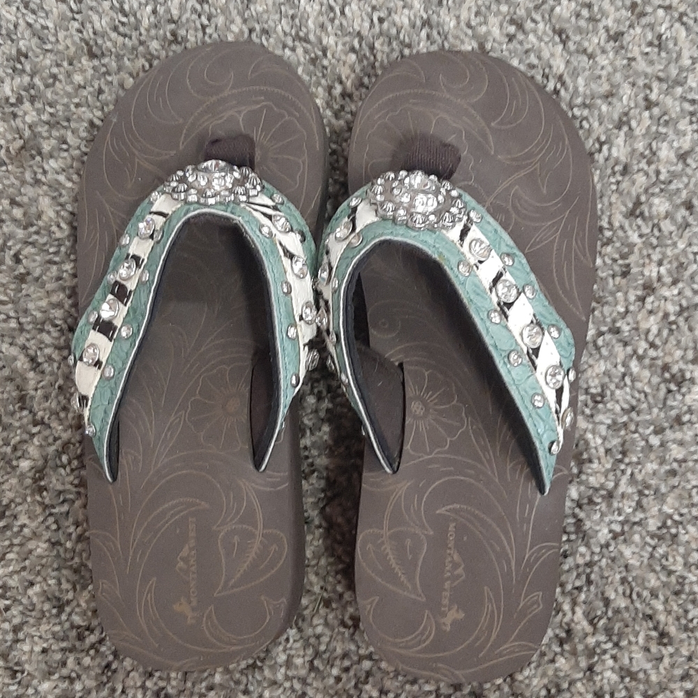 Montana West flip flops